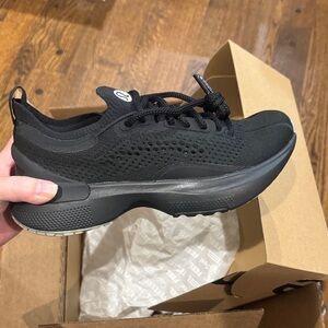 Lululemon Women’s Black and Gray Athletic Sneakers/Size 7.5/Chargefeel 3/NIB/NEW